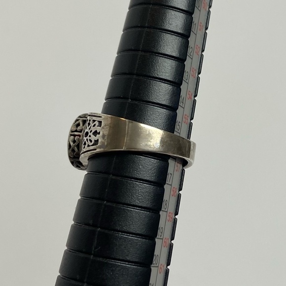 Silpada Sterling Silver Ring with red stone in center Size 8 - Picture 7 of 8